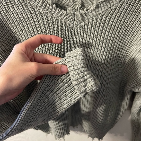 Shark bite hem sweater - Picture 2 of 2